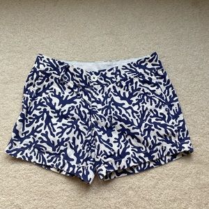 Lilly Pulitzer Callahan Shorts Navy Blue/White
Coral Print Size 2